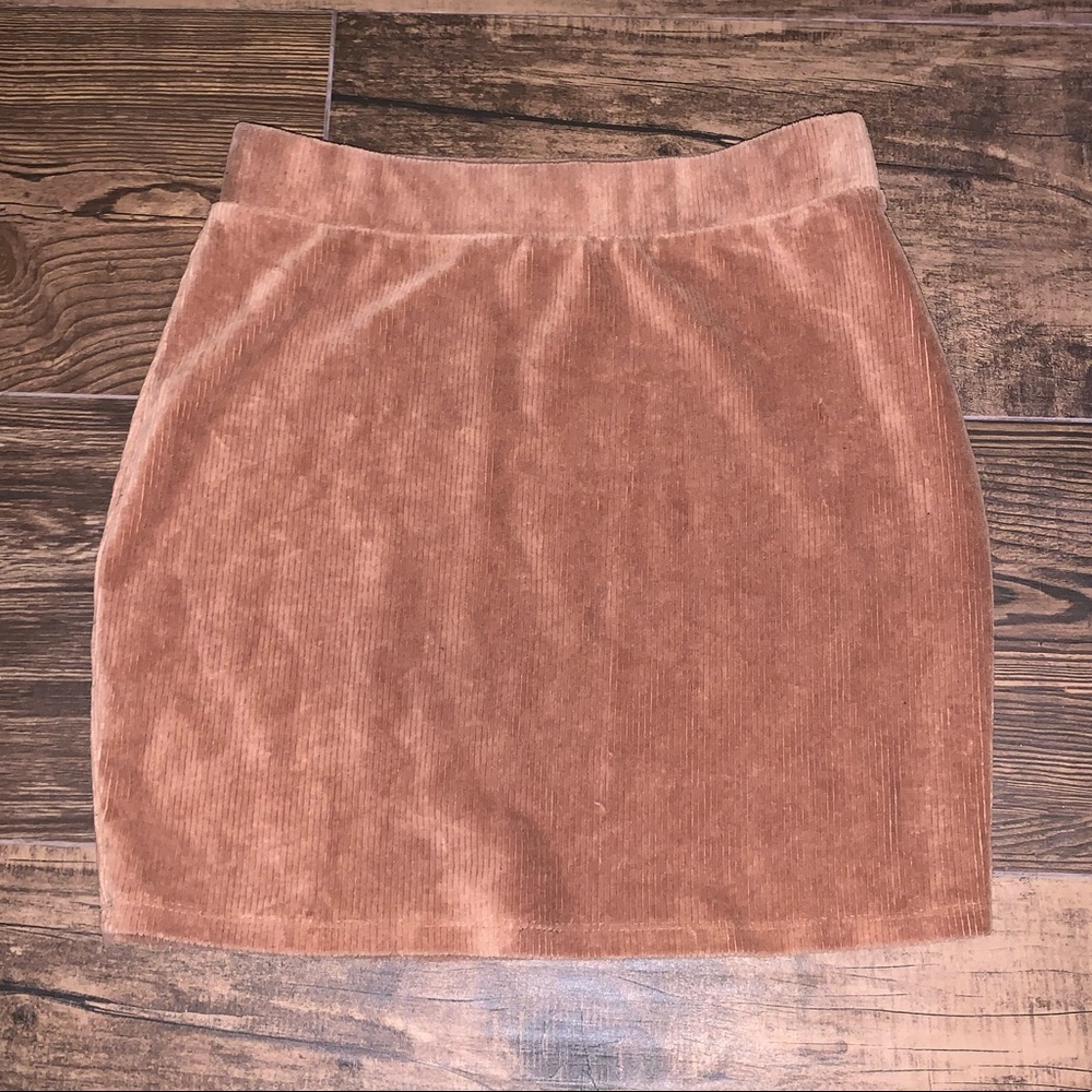 tan pencil skirt